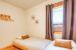 Storybook Stratton House: 3 Mi to Mount Snow!