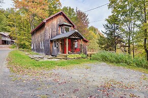 Storybook Stratton House: 3 Mi to Mount Snow!