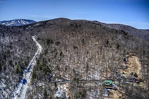 Storybook Stratton House: 3 Mi to Mount Snow!