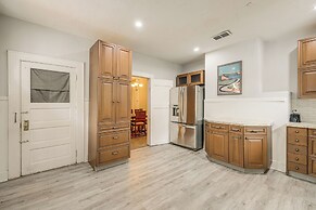 Quiet Jacksonville Retreat - 4 Miles to Downtown!