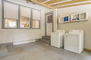 Quiet Jacksonville Retreat - 4 Miles to Downtown!