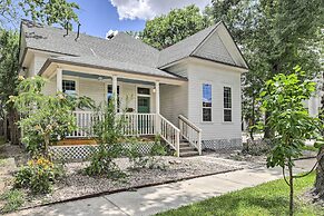 Historic Houston Bungalow ~ 2 Mi to Downtown!