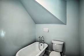 Historic Houston Bungalow ~ 2 Mi to Downtown!