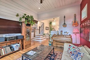 Historic Houston Bungalow ~ 2 Mi to Downtown!