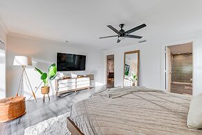 Upscale Naples Outdoor Getaway ~ 4 Miles to Beach