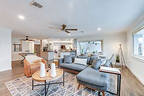 Upscale Naples Outdoor Getaway ~ 4 Miles to Beach