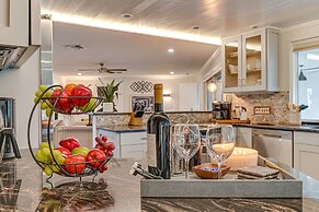 Upscale Naples Outdoor Getaway ~ 4 Miles to Beach