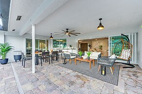 Upscale Naples Outdoor Getaway ~ 4 Miles to Beach