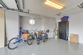 Upscale Naples Outdoor Getaway ~ 4 Miles to Beach