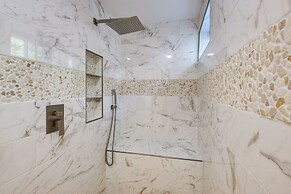 Lakefront Cabin w/ Panoramic Water View & Access