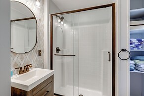 Lakefront Cabin w/ Panoramic Water View & Access