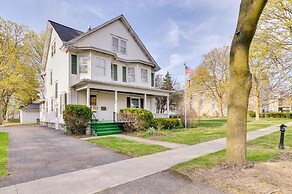 Charming Pet-friendly Vacation Rental w/ Backyard!