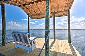 Riverfront Merritt Island Bungalow w/ Dock & Deck