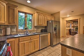 2 Mi to Beech Mtn Resort: Cabin w/ Deck & Grill!