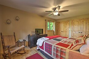 2 Mi to Beech Mtn Resort: Cabin w/ Deck & Grill!