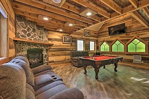 2 Mi to Beech Mtn Resort: Cabin w/ Deck & Grill!
