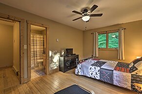 2 Mi to Beech Mtn Resort: Cabin w/ Deck & Grill!