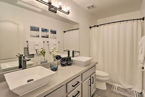 Complimentary Heated Pool: Goodyear Getaway!