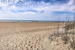 Beachfront Condo w/ Boardwalk & Pool Access!