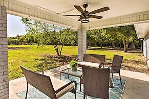 ~ 3 Mi to Dtwn Mckinney: Suburban Texas Retreat