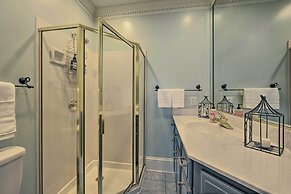 Bright Greensboro Escape ~ 1 Mi to Downtown