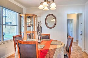 Pet-friendly Home w/ Patio - 3 Mi to Houston Zoo!