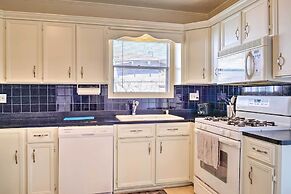 Pet-friendly Home w/ Patio - 3 Mi to Houston Zoo!