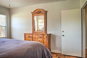 Pet-friendly Home w/ Patio - 3 Mi to Houston Zoo!