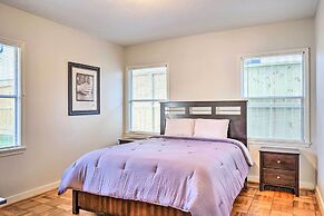 Pet-friendly Home w/ Patio - 3 Mi to Houston Zoo!