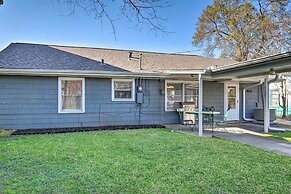 Pet-friendly Home w/ Patio - 3 Mi to Houston Zoo!