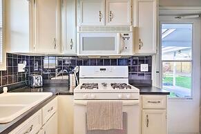 Pet-friendly Home w/ Patio - 3 Mi to Houston Zoo!