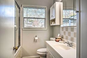 Pet-friendly Home w/ Patio - 3 Mi to Houston Zoo!