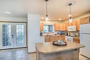 Bright Klamath Falls Townhome w/ Resort Perks