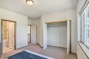 Bright Klamath Falls Townhome w/ Resort Perks