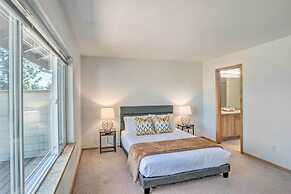 Bright Klamath Falls Townhome w/ Resort Perks