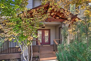 Bright Klamath Falls Townhome w/ Resort Perks