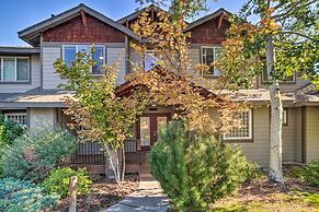 Bright Klamath Falls Townhome w/ Resort Perks