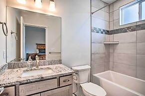 Modern Townhome ~ 3 Mi to Dtwn Grand Junction