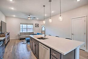 Modern Townhome ~ 3 Mi to Dtwn Grand Junction