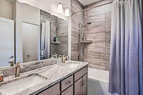 Modern Townhome ~ 3 Mi to Dtwn Grand Junction