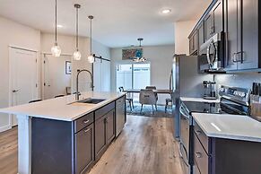 Modern Townhome ~ 3 Mi to Dtwn Grand Junction