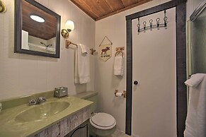 Cozy A-frame Cabin w/ Pool Table: 8 Mi to Mt Snow!