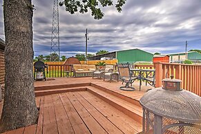 Charming Vian Retreat w/ Private Deck & Grills!