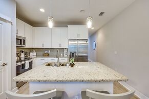 Pet-friendly Townhome, 1 Mi to Southbank Riverwalk