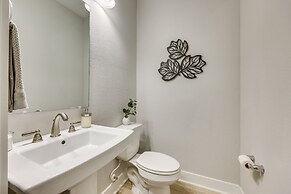 Pet-friendly Townhome, 1 Mi to Southbank Riverwalk