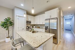 Pet-friendly Townhome, 1 Mi to Southbank Riverwalk