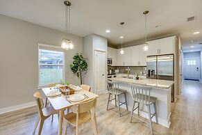 Pet-friendly Townhome, 1 Mi to Southbank Riverwalk