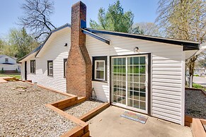 Nautical Akron Cottage w/ Sunroom + Lake Views!