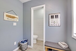 Nautical Akron Cottage w/ Sunroom + Lake Views!