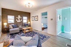 Nautical Akron Cottage w/ Sunroom + Lake Views!